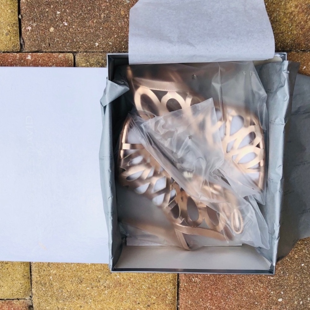 CHARLES DAVID “Pricilla” Stiletto Shoes Gold - Picture 6 of 10